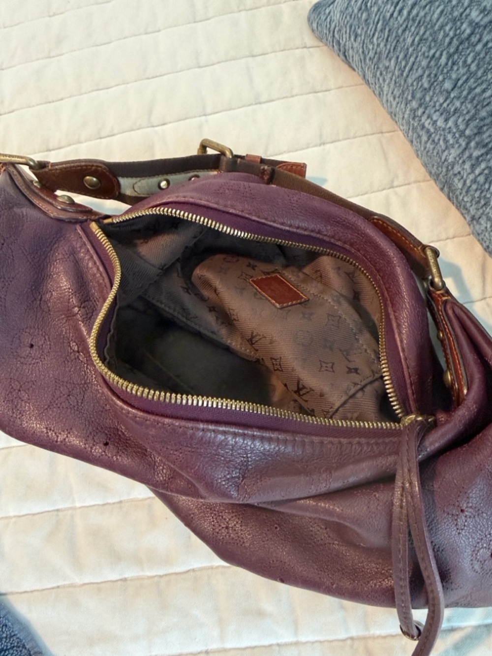 Louis Vuitton Aubergine Vintage Hobo Authentic - Picture 5 of 13